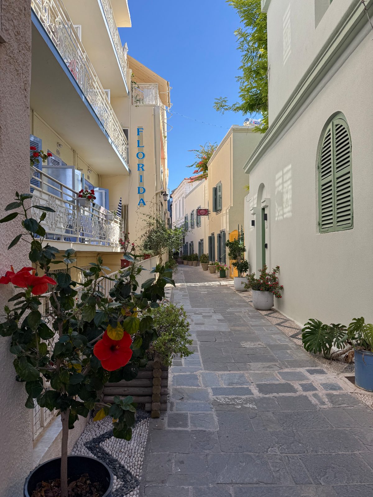 Florida Hotel & Apartments photo